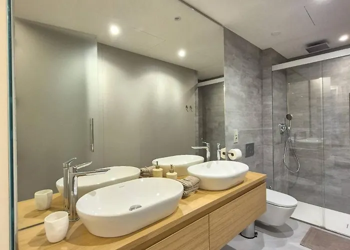 Happy Travel Valley Collection 1c * Fuengirola