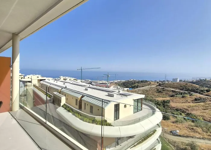 Happy Travel Valley Collection 1c * Fuengirola